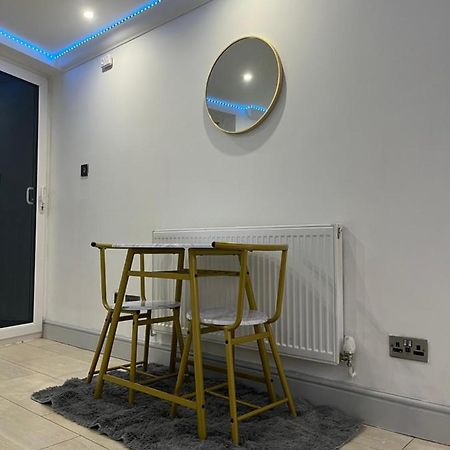 Cosy Serviced 1 Bedroom Apartment In London Exterior foto